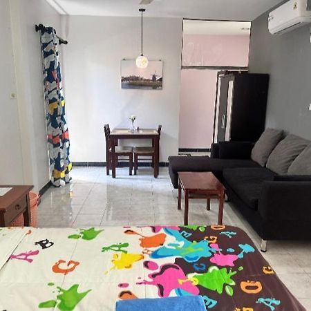 Studio With Aircon N Kitchen Pantai Bang Tao Bagian luar foto