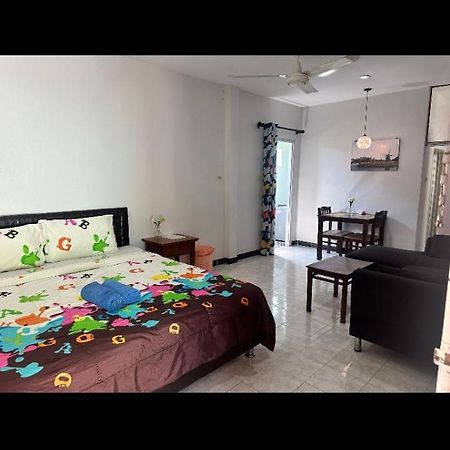 Studio With Aircon N Kitchen Pantai Bang Tao Bagian luar foto