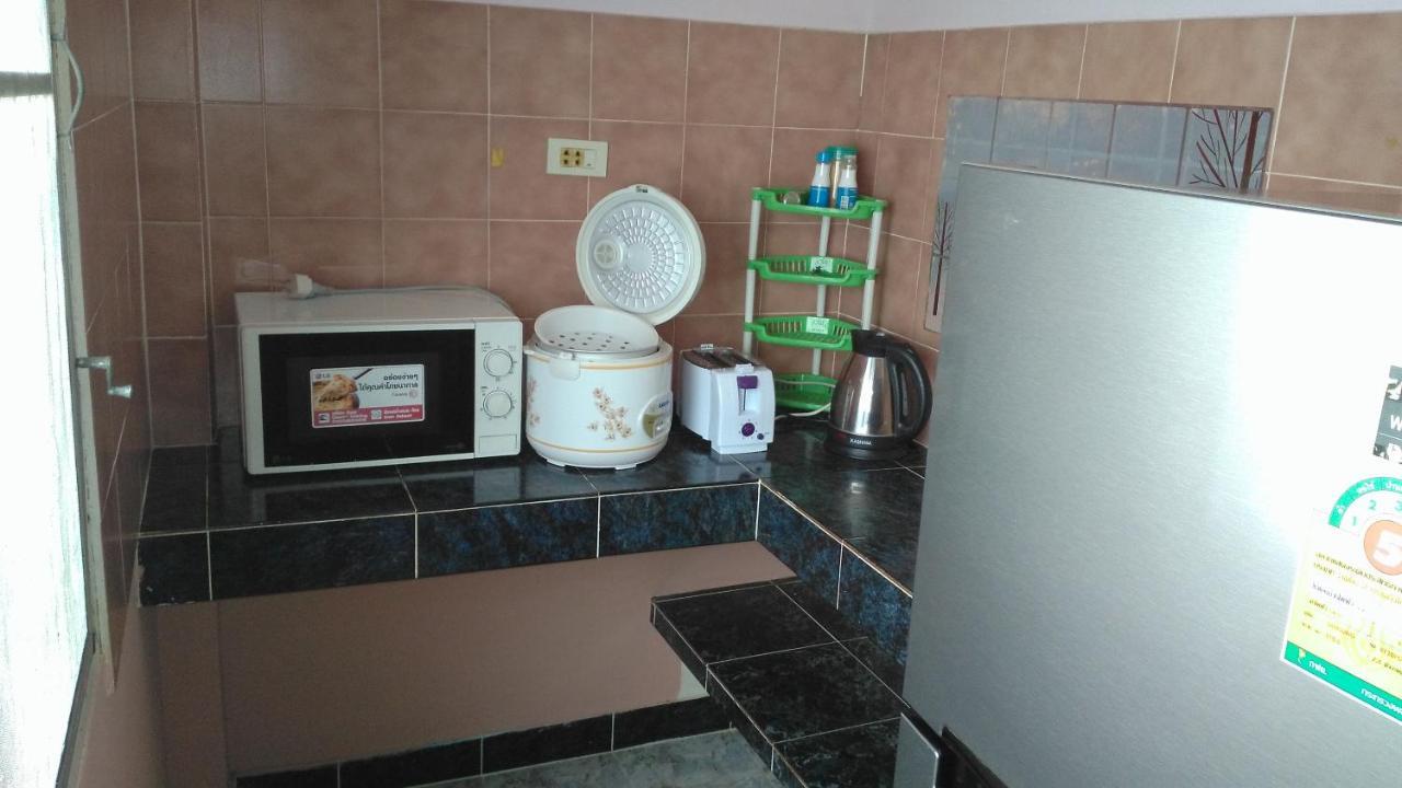 Studio With Aircon N Kitchen Pantai Bang Tao Bagian luar foto