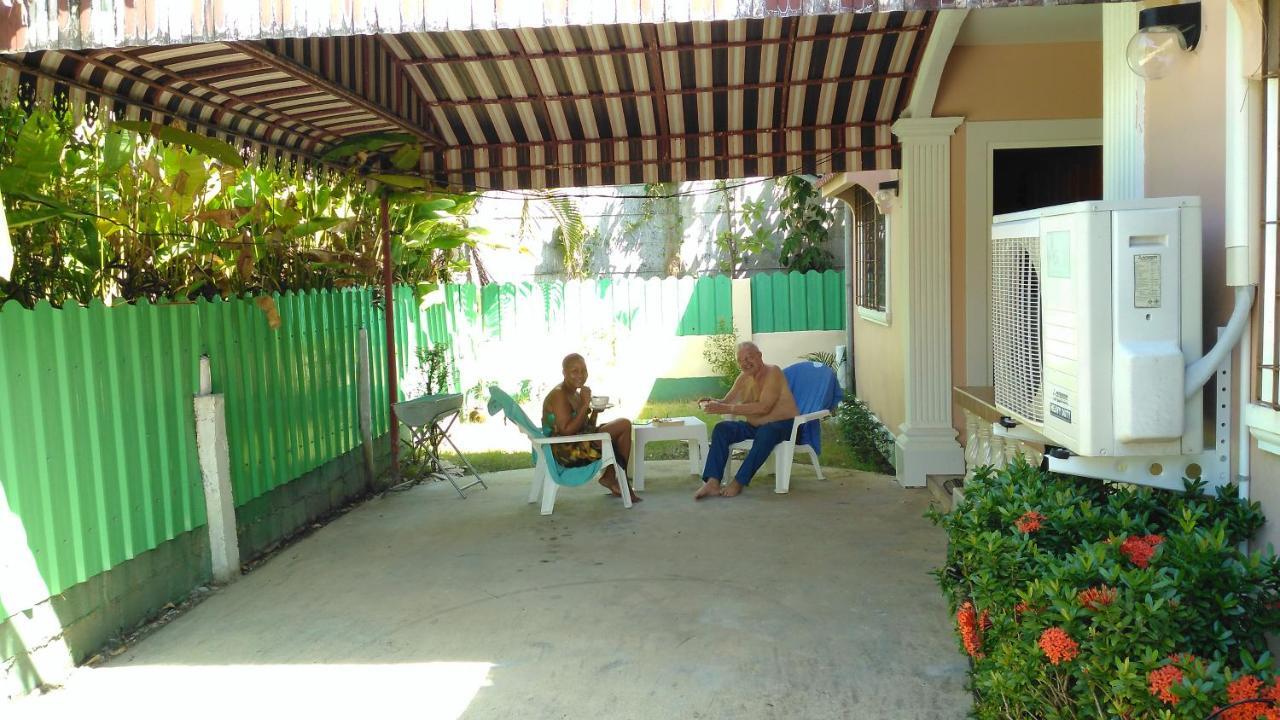 Studio With Aircon N Kitchen Pantai Bang Tao Bagian luar foto