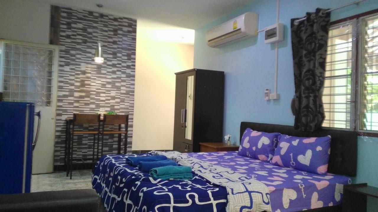 Studio With Aircon N Kitchen Pantai Bang Tao Bagian luar foto