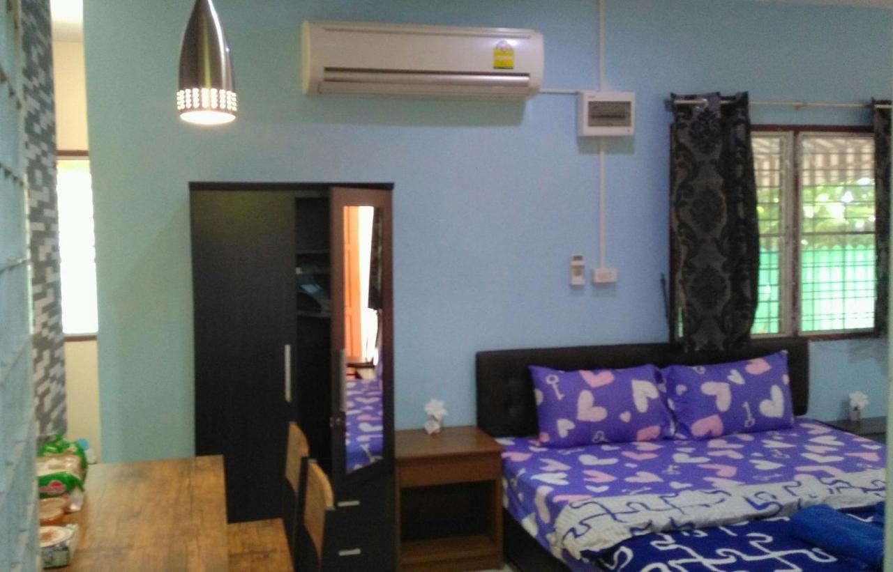 Studio With Aircon N Kitchen Pantai Bang Tao Bagian luar foto